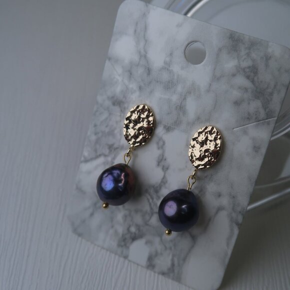🌟Gorgeous Peacock Purple Edison Freshwater Pearl Earrings!🌟 - Picture 5 of 12